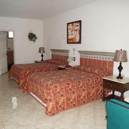 מרידה Hotel Doralba Inn מראה חיצוני תמונה
