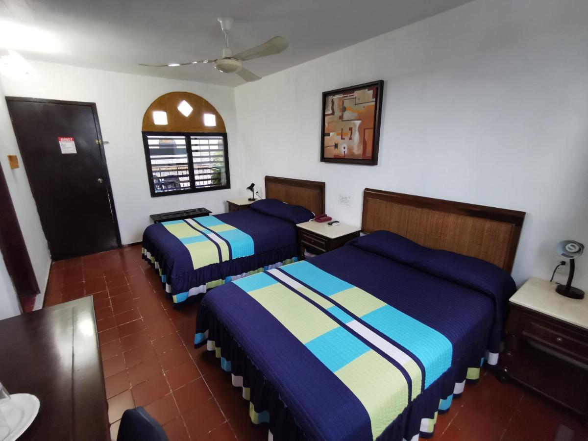 מרידה Hotel Doralba Inn מראה חיצוני תמונה