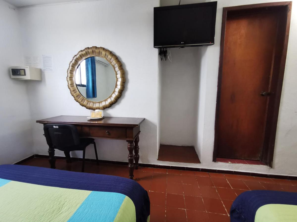 מרידה Hotel Doralba Inn מראה חיצוני תמונה