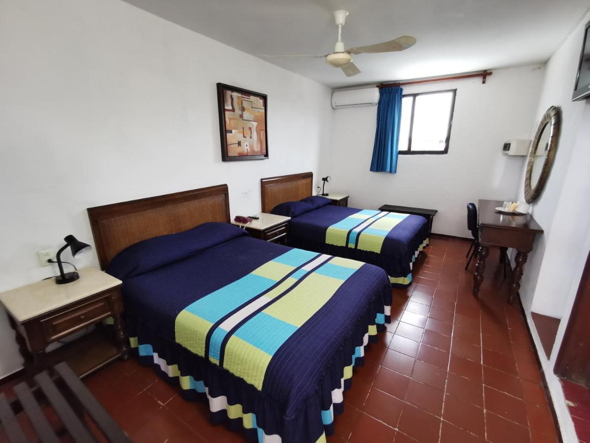 מרידה Hotel Doralba Inn מראה חיצוני תמונה