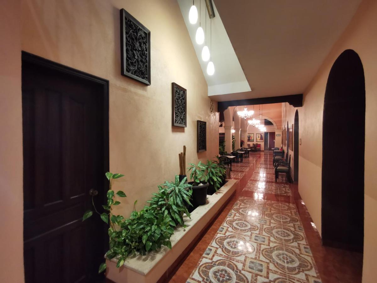 מרידה Hotel Doralba Inn מראה חיצוני תמונה
