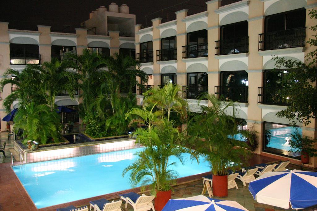מרידה Hotel Doralba Inn מראה חיצוני תמונה