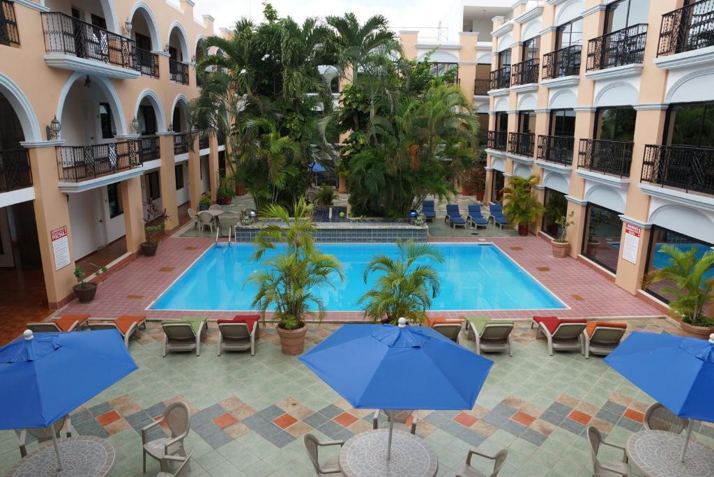 מרידה Hotel Doralba Inn מראה חיצוני תמונה