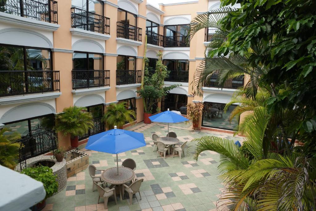 מרידה Hotel Doralba Inn מראה חיצוני תמונה